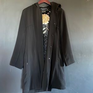 Coat Carol Cohen Collectables floral detail thick fabric